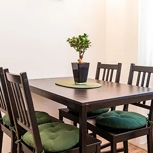 https://elinopoly-apartment-2-bedroom.vienna-besthotels.com